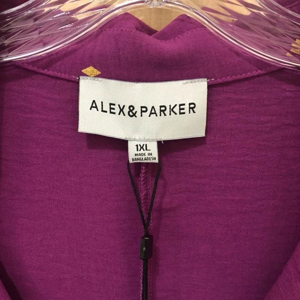 Alex & Parker Women’s Flowy Button Front Swing Top 1XL Purple Gold Accents NWT - Picture 11 of 12